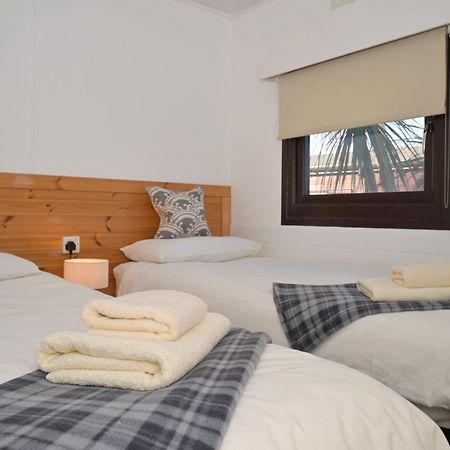 Lodge Cabin With Fabulous Views - Farm Holiday 斯特兰拉尔 外观 照片