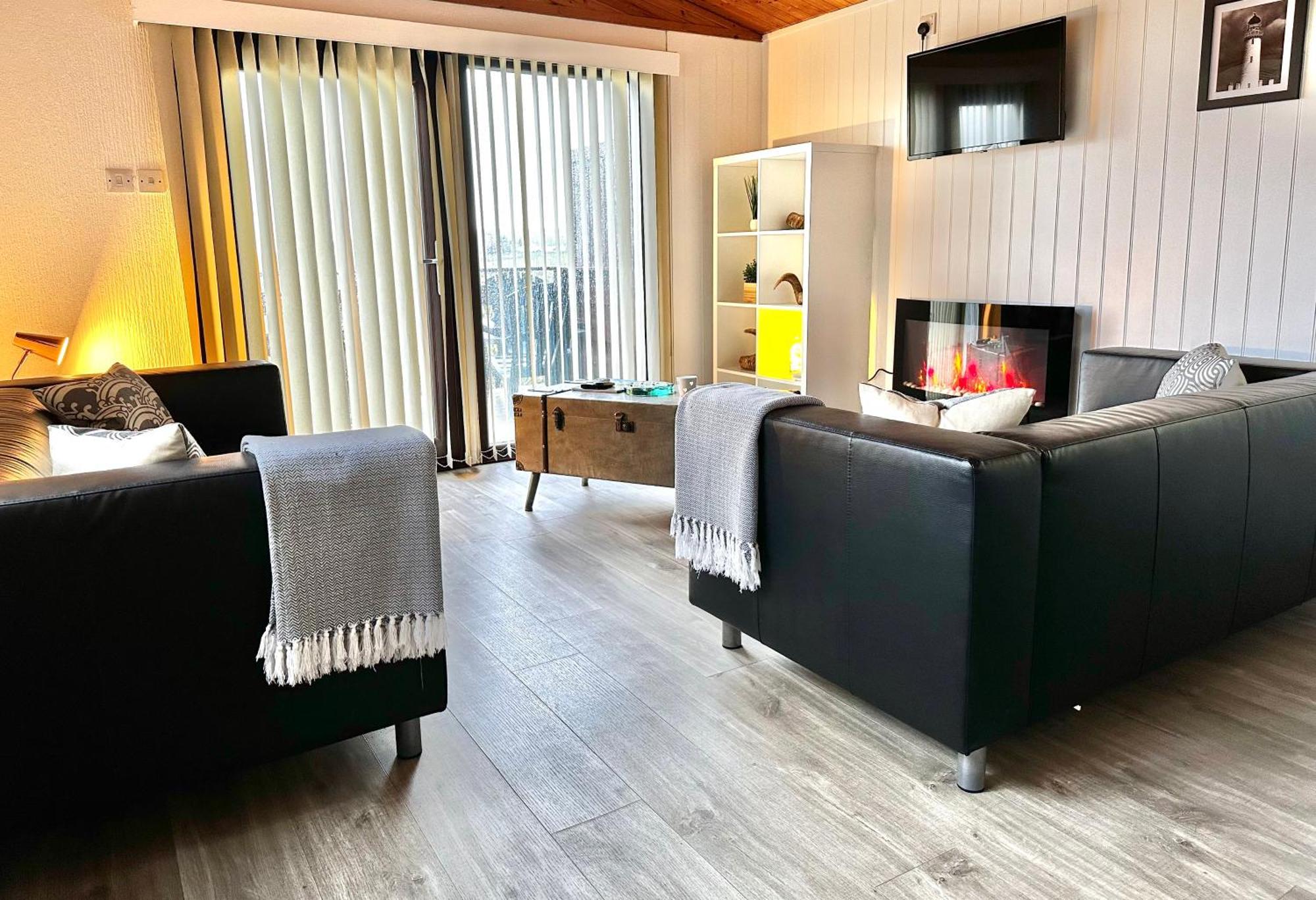 Lodge Cabin With Fabulous Views - Farm Holiday 斯特兰拉尔 外观 照片