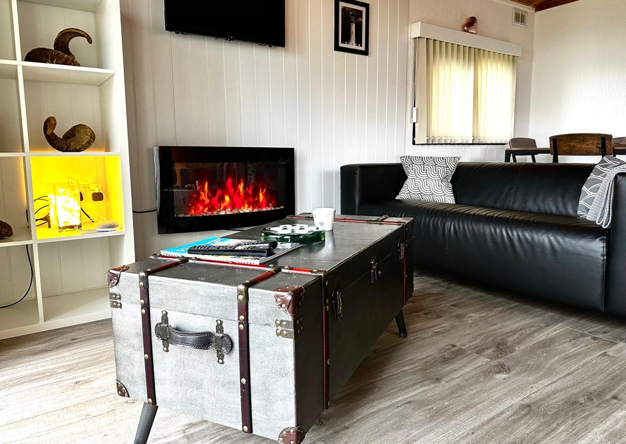 Lodge Cabin With Fabulous Views - Farm Holiday 斯特兰拉尔 外观 照片
