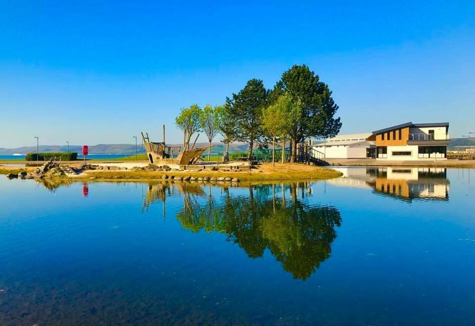 Lodge Cabin With Fabulous Views - Farm Holiday 斯特兰拉尔 外观 照片